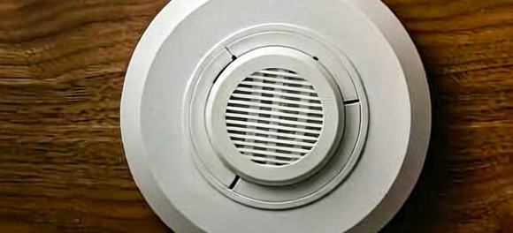A round smoke alarm